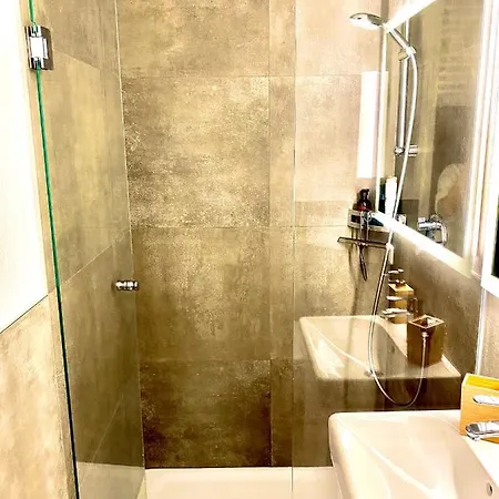 Mit Panorama-meerblick Und Direkter Strandlage In Διαμέρισμα