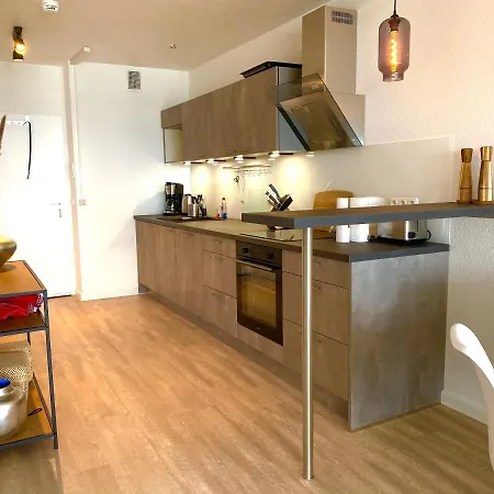 Appartement Studio Mit Traumhaftem Panorama-Meerblick Im Vierten Stock *