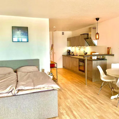 Studio Mit Traumhaftem Panorama-Meerblick Im Vierten Stock