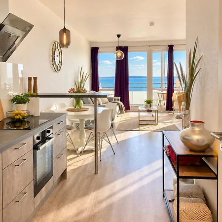 Appartement Studio Mit Traumhaftem Panorama-Meerblick Im Vierten Stock