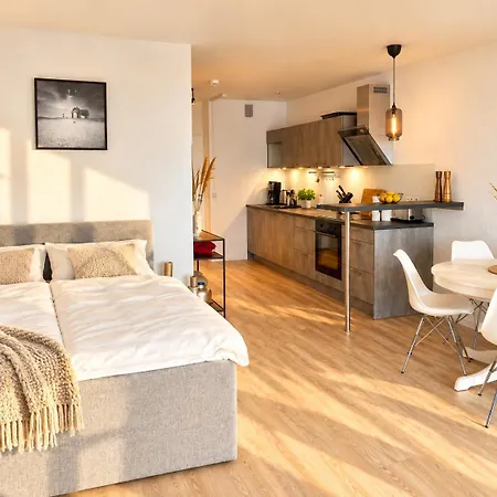 Appartement Studio Mit Traumhaftem Panorama-Meerblick Im Vierten Stock *
