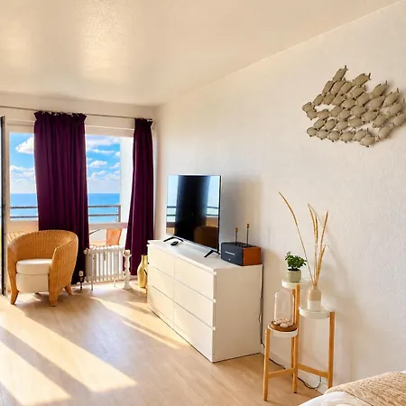 Studio Mit Traumhaftem Panorama-Meerblick Im Vierten Stock